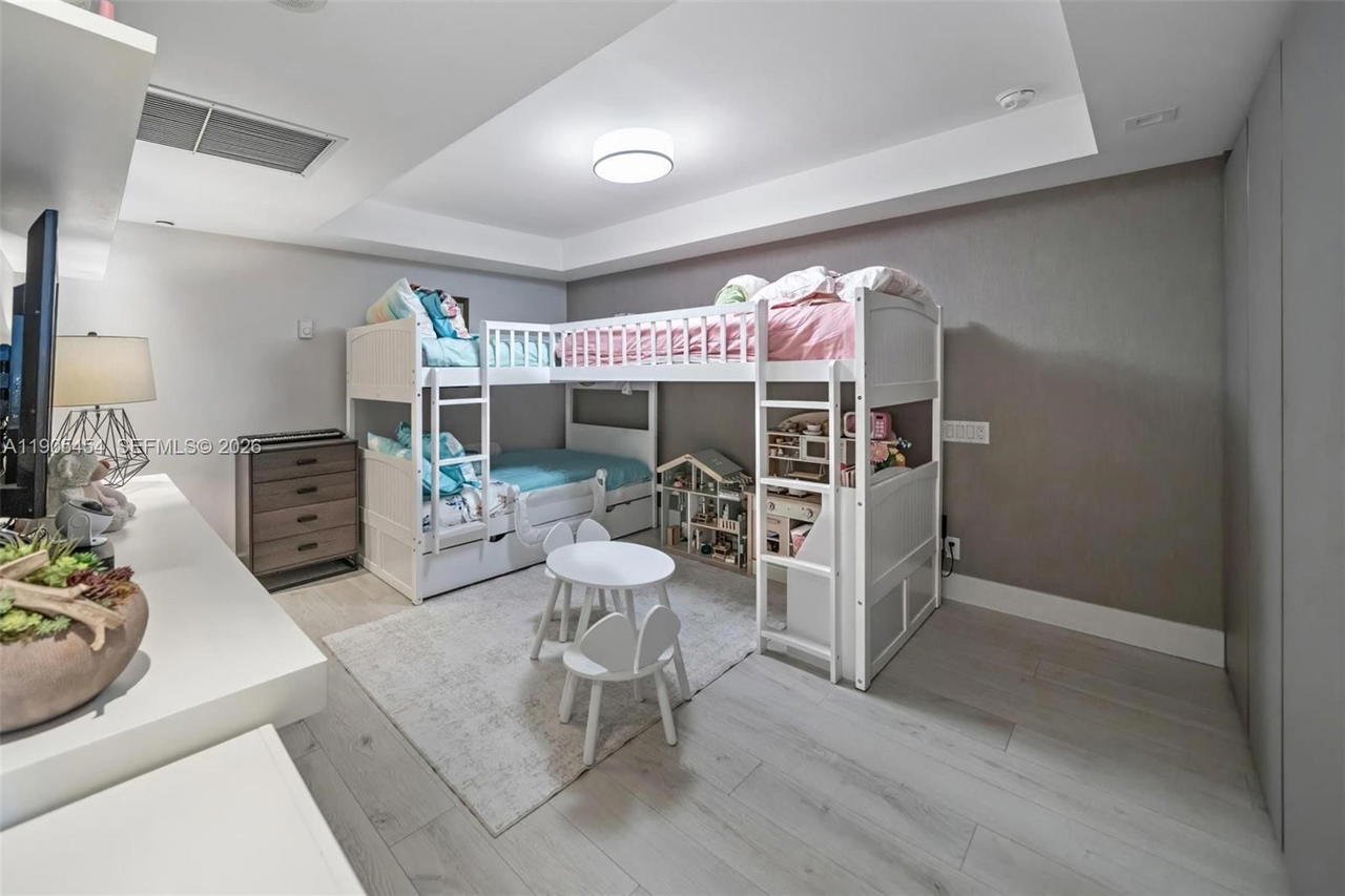 Real estate property located at 2301 Collins Ave #1414/1415, Miami-dade, Roney Palace Condo, Miami Beach, FL
