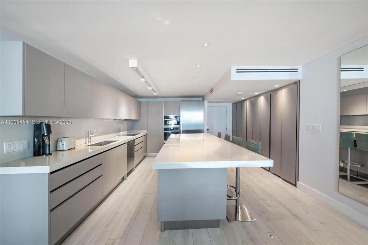 Real estate property located at 2301 Collins Ave #1414/1415, Miami-dade, Roney Palace Condo, Miami Beach, FL