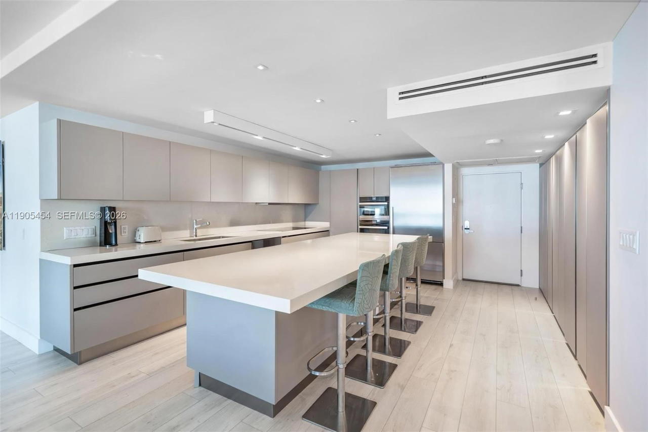 Real estate property located at 2301 Collins Ave #1414/1415, Miami-dade, Roney Palace Condo, Miami Beach, FL