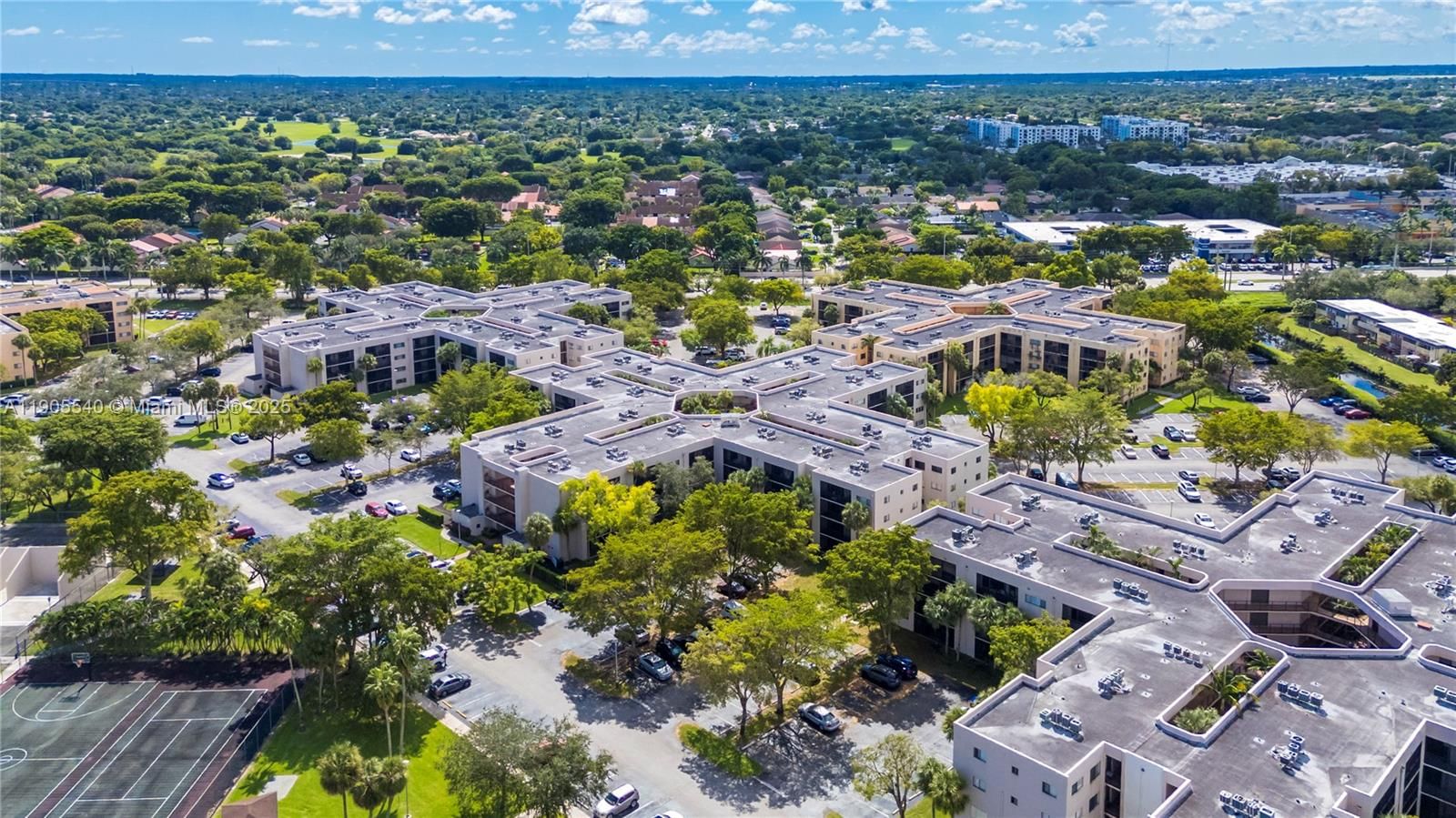 Real estate property located at 8540 133rd Ave Rd #212, Miami-dade, Horizons West Condo #6, Miami, FL