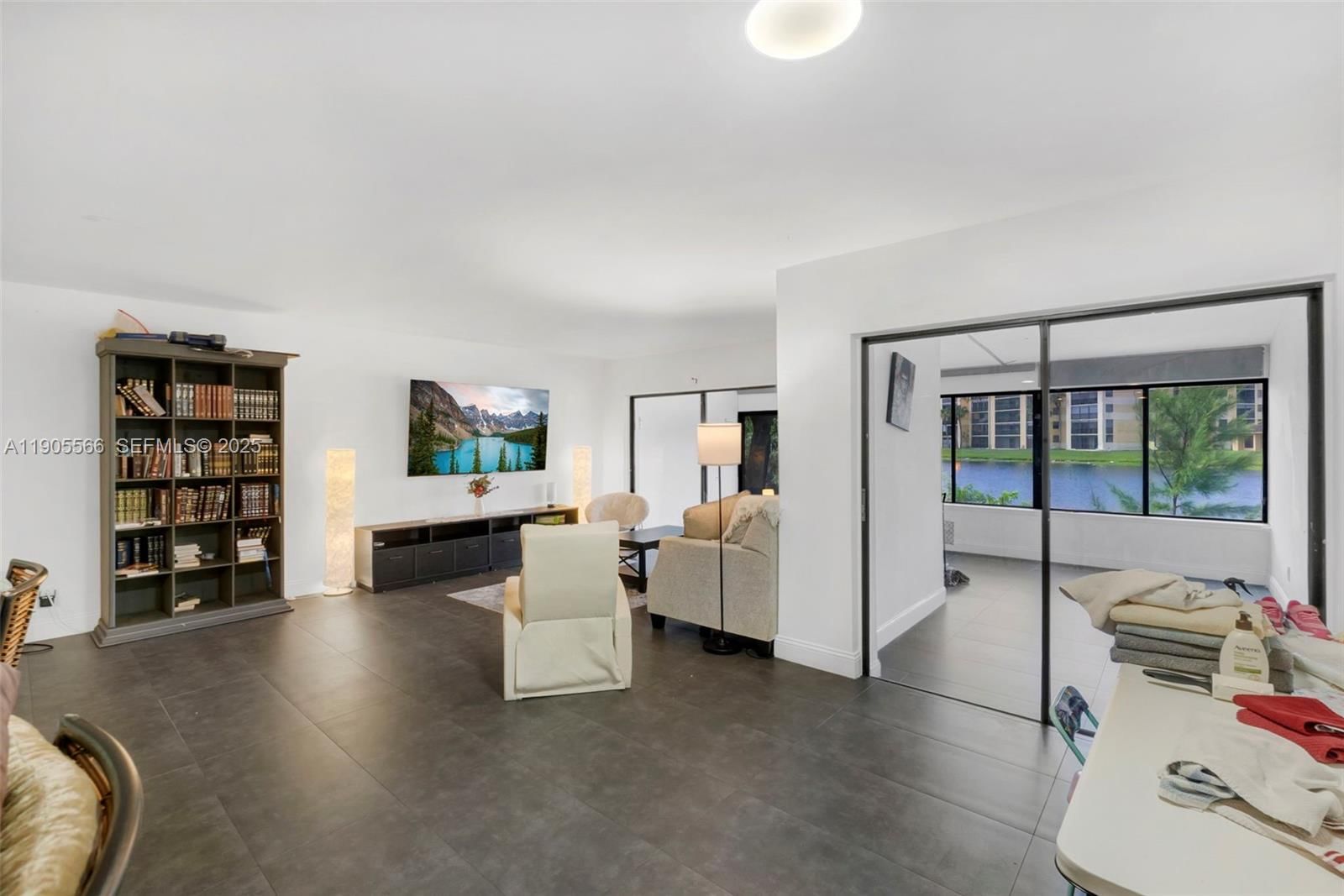 Real estate property located at 6545 Racquet Club Dr #115, Broward, Courts Of Inverrary, Lauderhill, FL