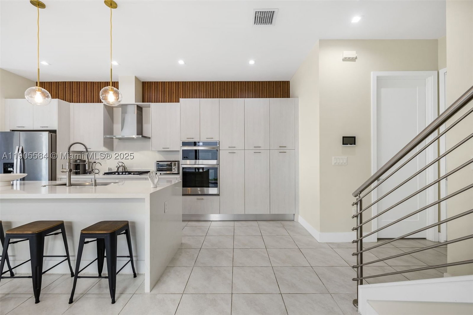 Real estate property located at 8156 43rd St, Miami-dade, Downtown Doral South Phas, Doral, FL