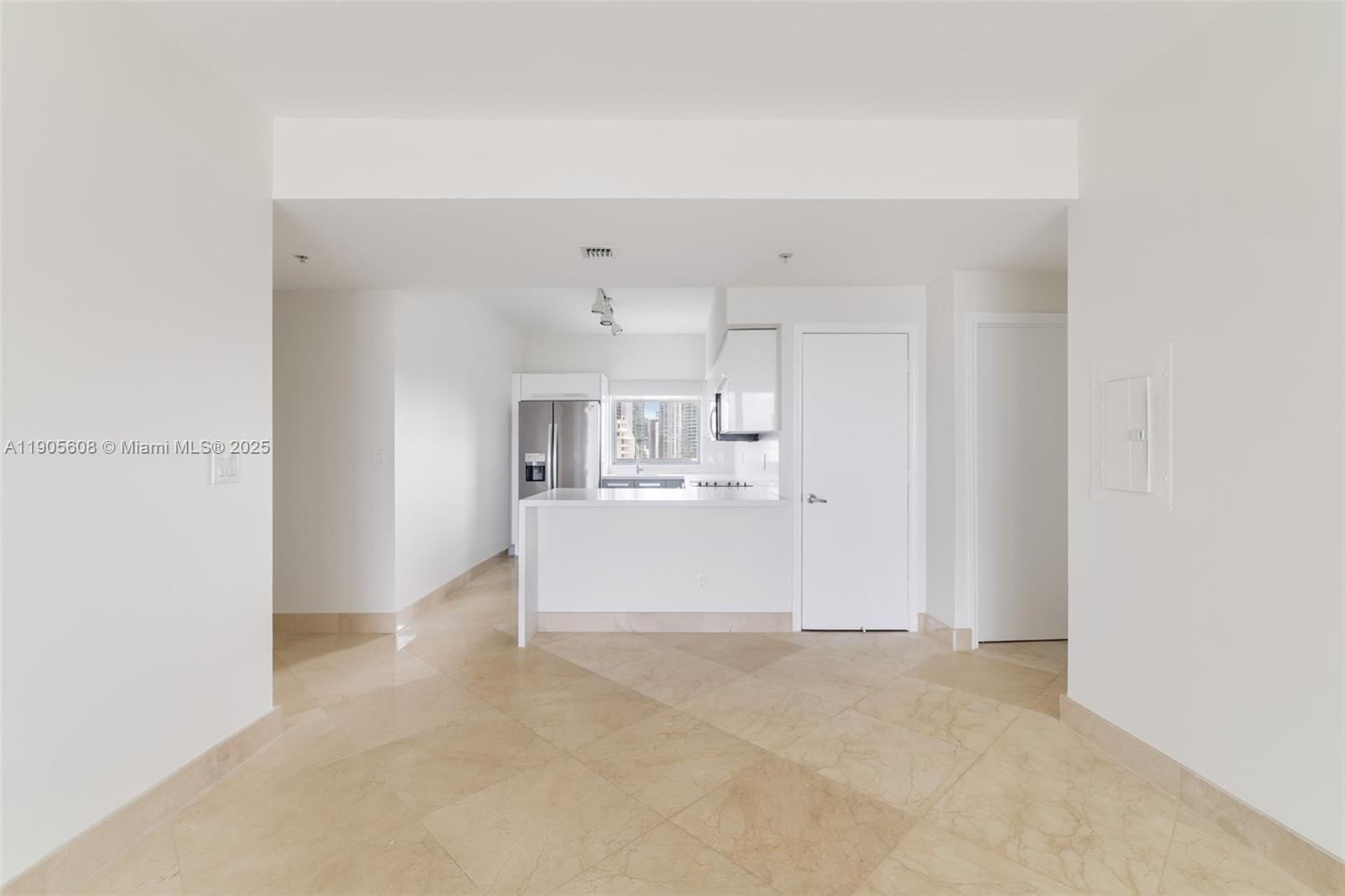 Real estate property located at 601 36th St #2304, Miami-dade, Blue Condo, Miami, FL
