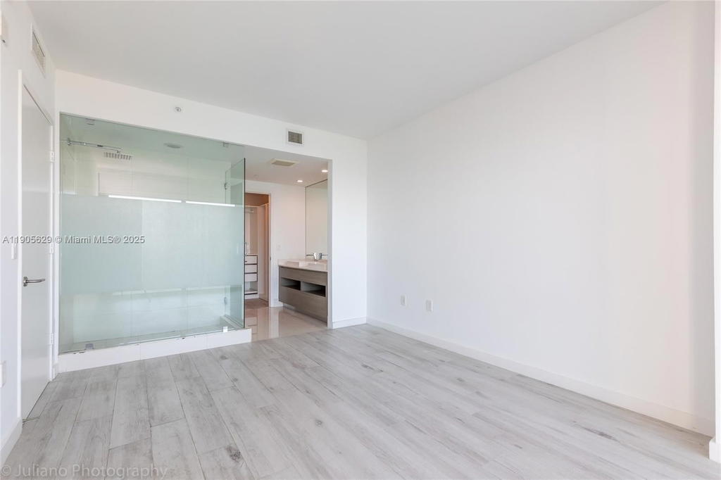 Real estate property located at 460 28th St #1905, Miami-dade, Icon Bay Condo, Miami, FL