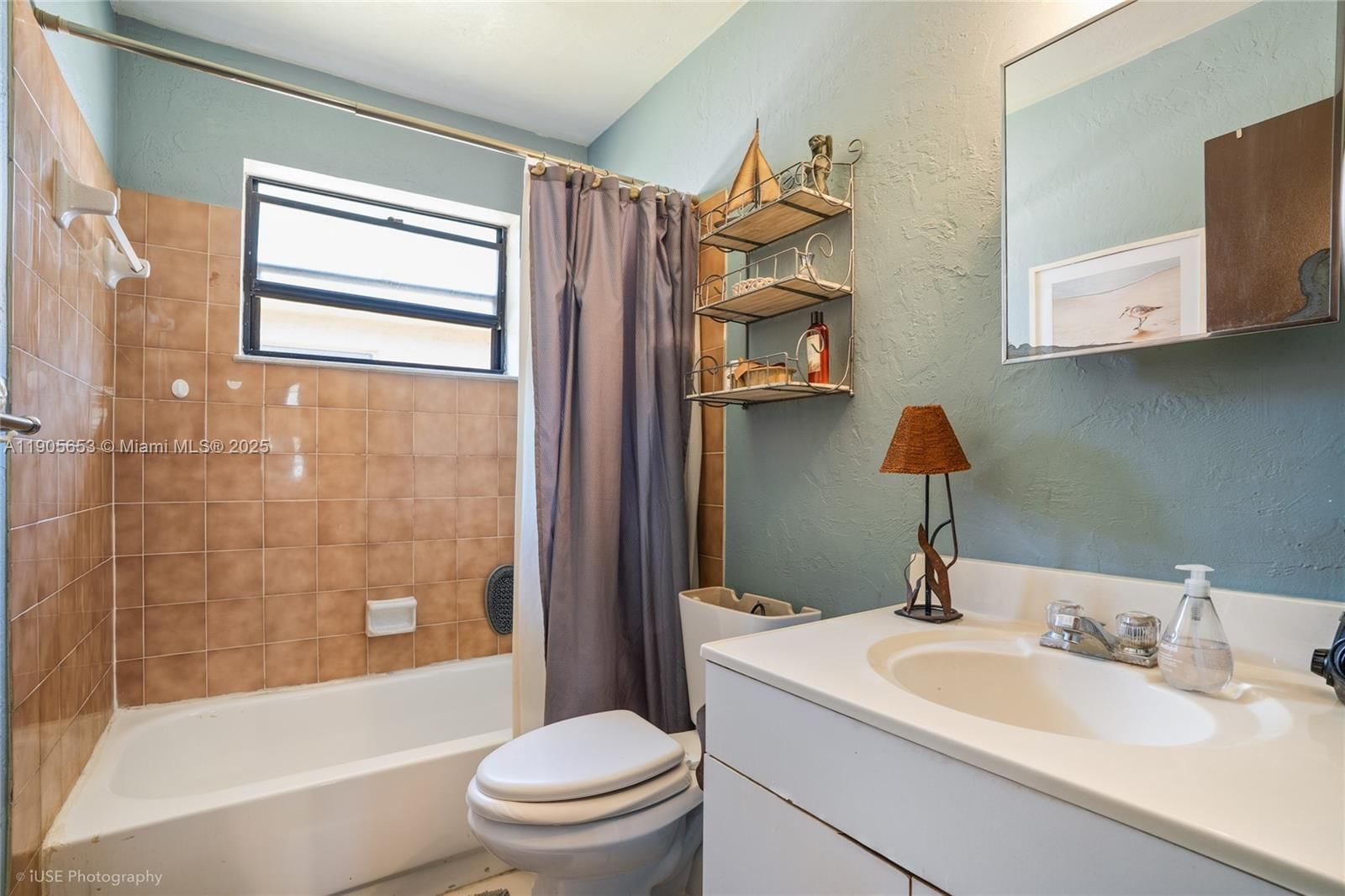 Real estate property located at 1734 16th Ct, Broward, St James Park Northeast P, Hollywood, FL