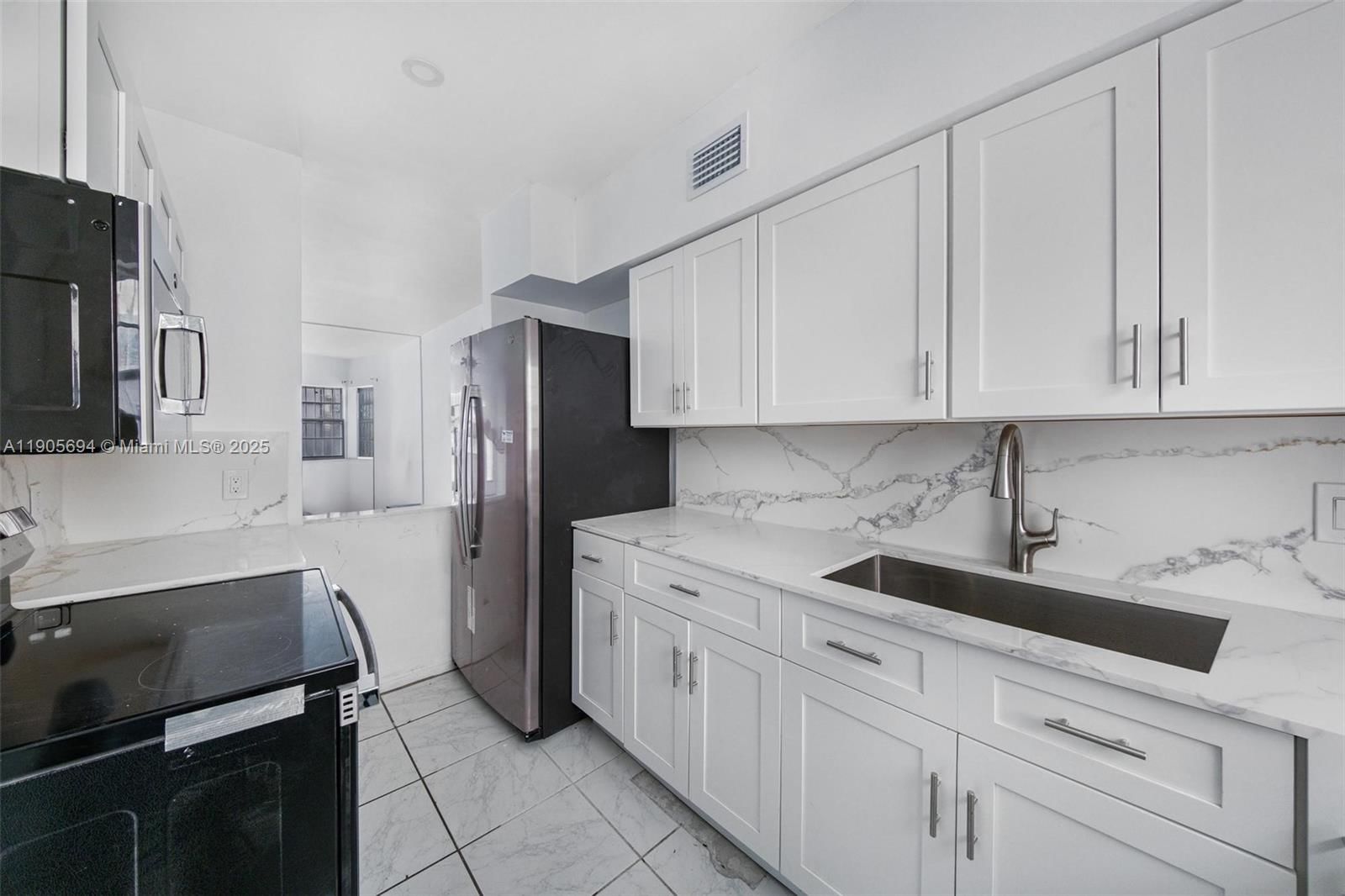 Real estate property located at 7712 Byron Ave #2, Miami-dade, Victoria Condo, Miami Beach, FL
