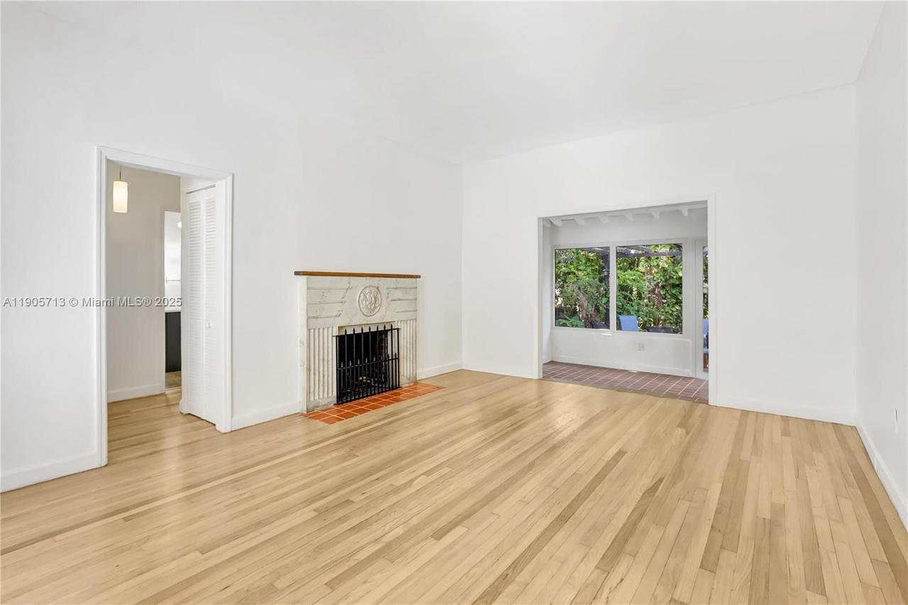 Real estate property located at 912 Wallace St., Miami-dade, Tamiami Place Plan No 3, Coral Gables, FL