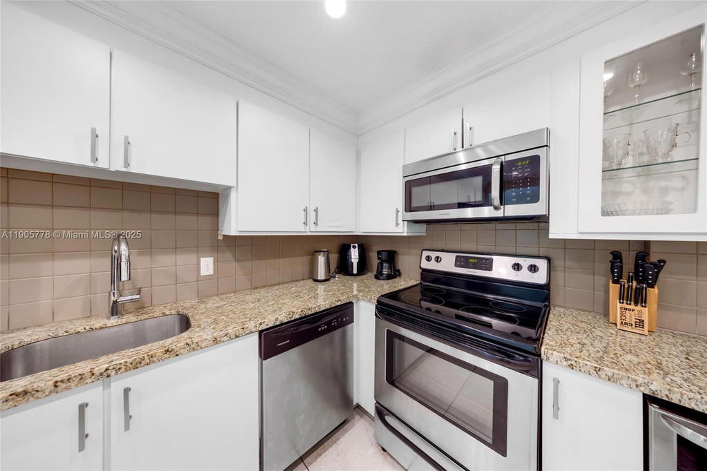 Real estate property located at 3801 Ocean Dr #15R, Broward, Tides On Hollywood Beach, Hollywood, FL