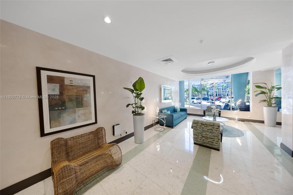 Real estate property located at 3801 Ocean Dr #15R, Broward, Tides On Hollywood Beach, Hollywood, FL