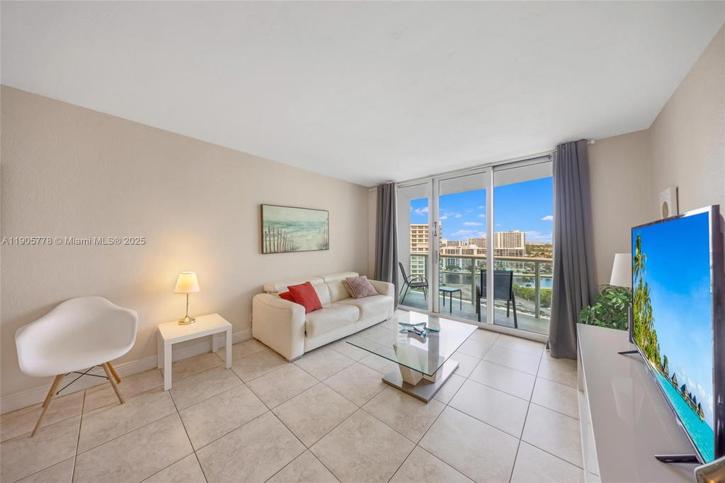 Real estate property located at 3801 Ocean Dr #15R, Broward, Tides On Hollywood Beach, Hollywood, FL