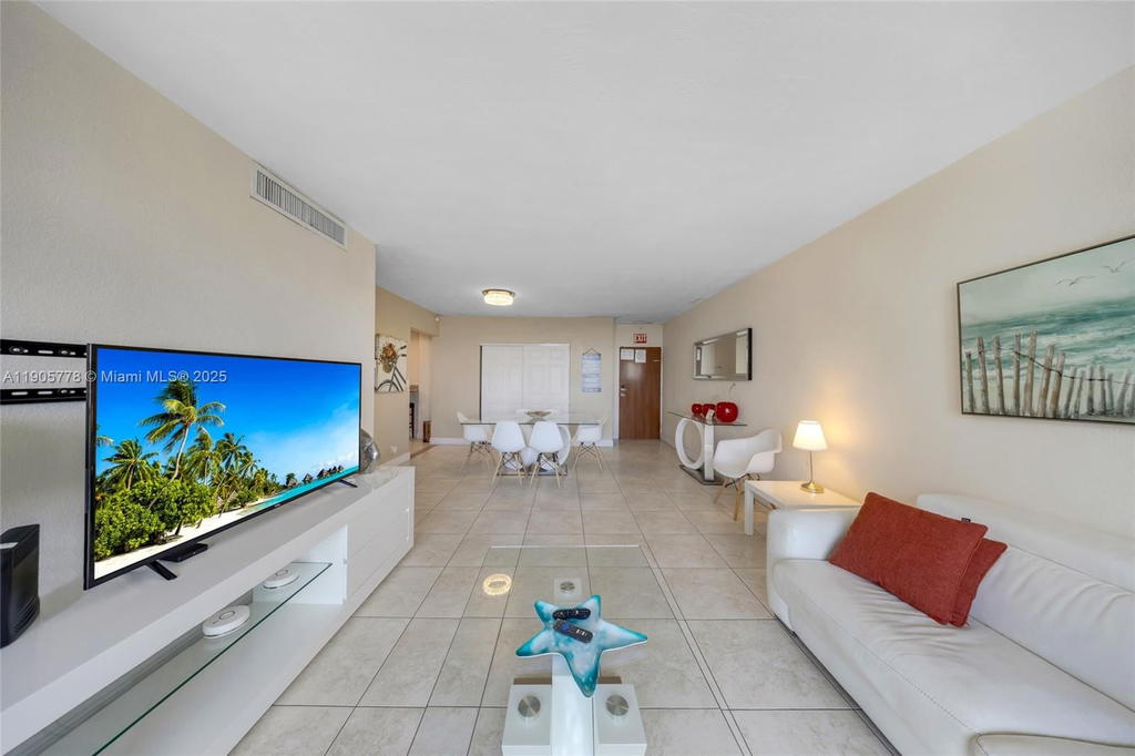 Real estate property located at 3801 Ocean Dr #15R, Broward, Tides On Hollywood Beach, Hollywood, FL