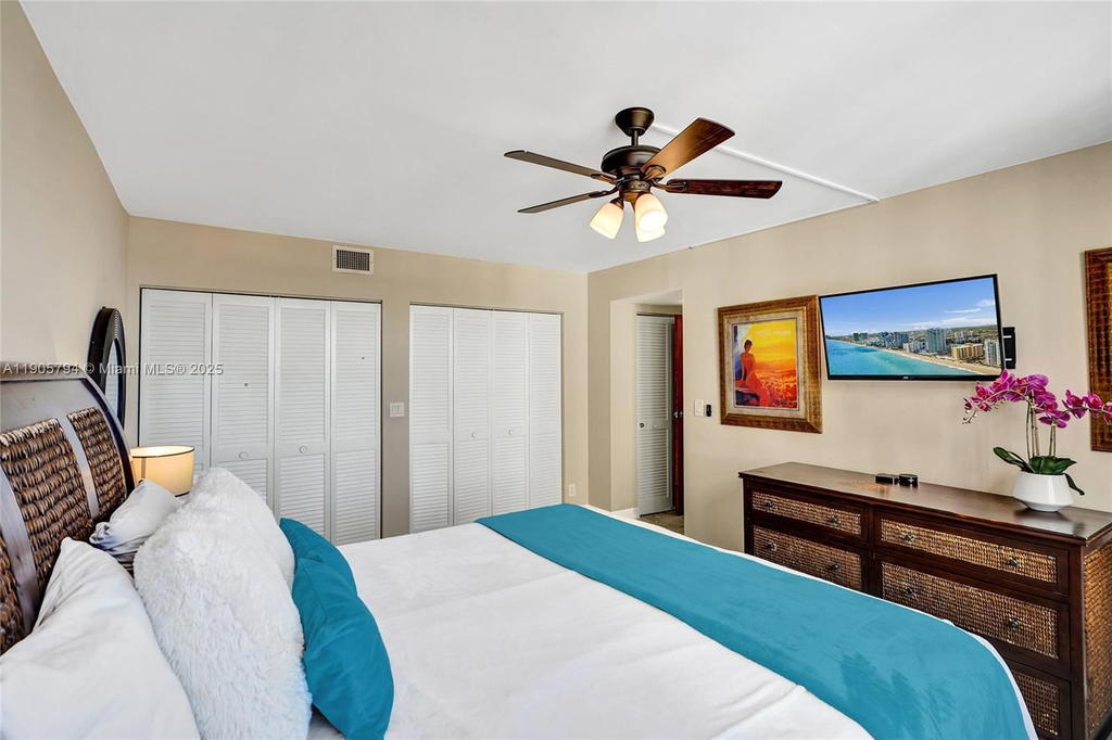 Real estate property located at 2301 Ocean Dr #907, Broward, Catania Condo, Hollywood, FL