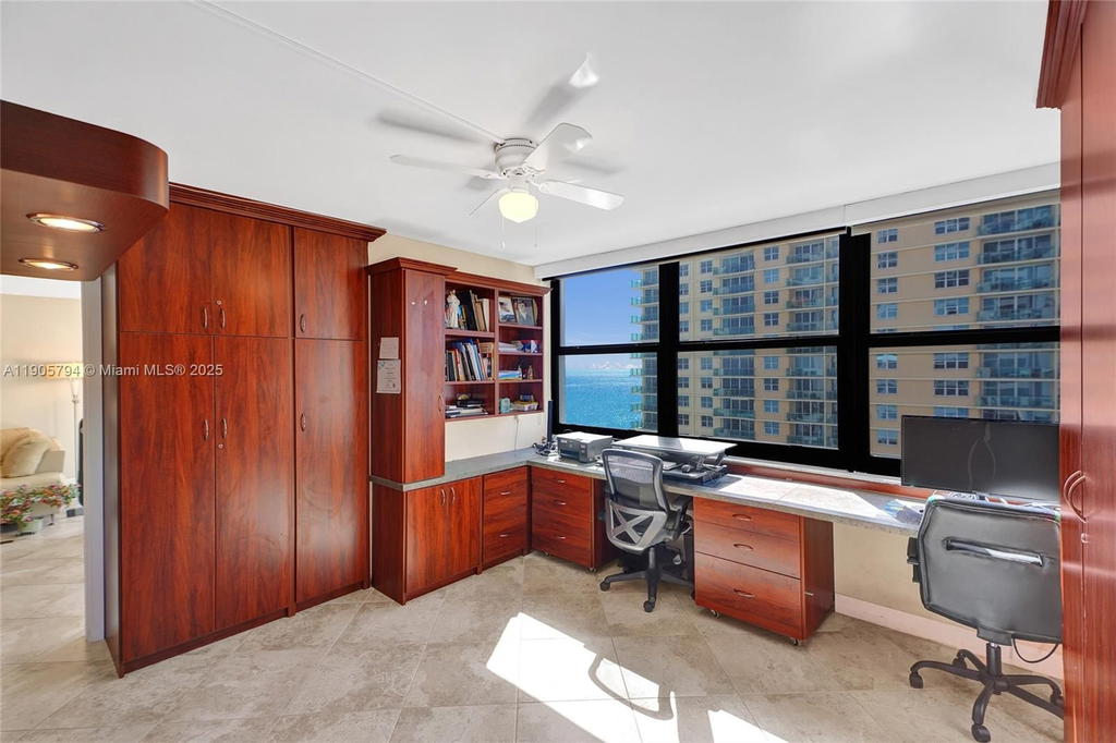 Real estate property located at 2301 Ocean Dr #907, Broward, Catania Condo, Hollywood, FL