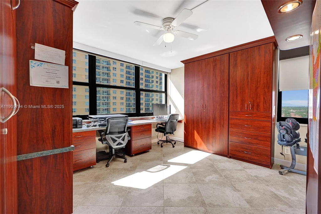 Real estate property located at 2301 Ocean Dr #907, Broward, Catania Condo, Hollywood, FL