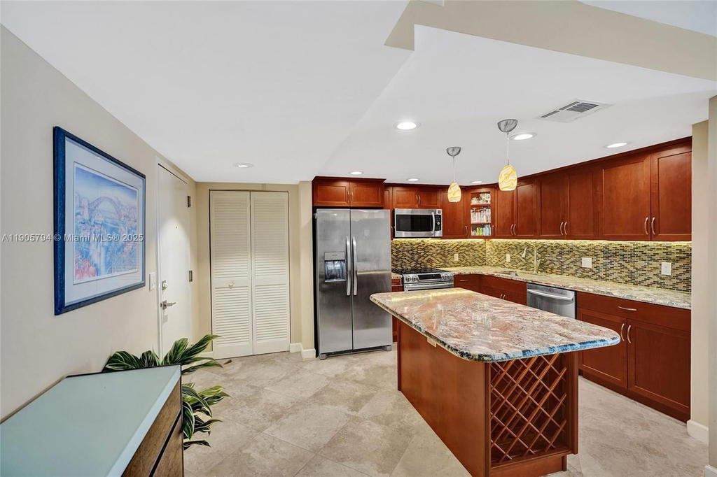 Real estate property located at 2301 Ocean Dr #907, Broward, Catania Condo, Hollywood, FL