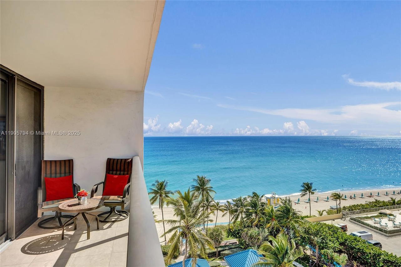 Real estate property located at 2301 Ocean Dr #907, Broward, Catania Condo, Hollywood, FL