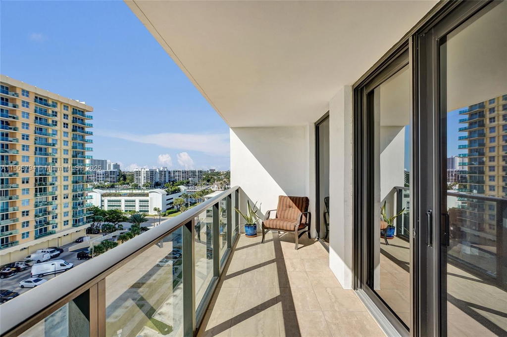 Real estate property located at 2301 Ocean Dr #907, Broward, Catania Condo, Hollywood, FL