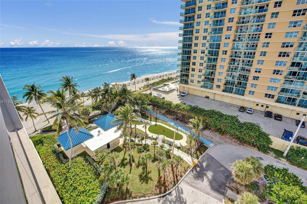 Real estate property located at 2301 Ocean Dr #907, Broward, Catania Condo, Hollywood, FL