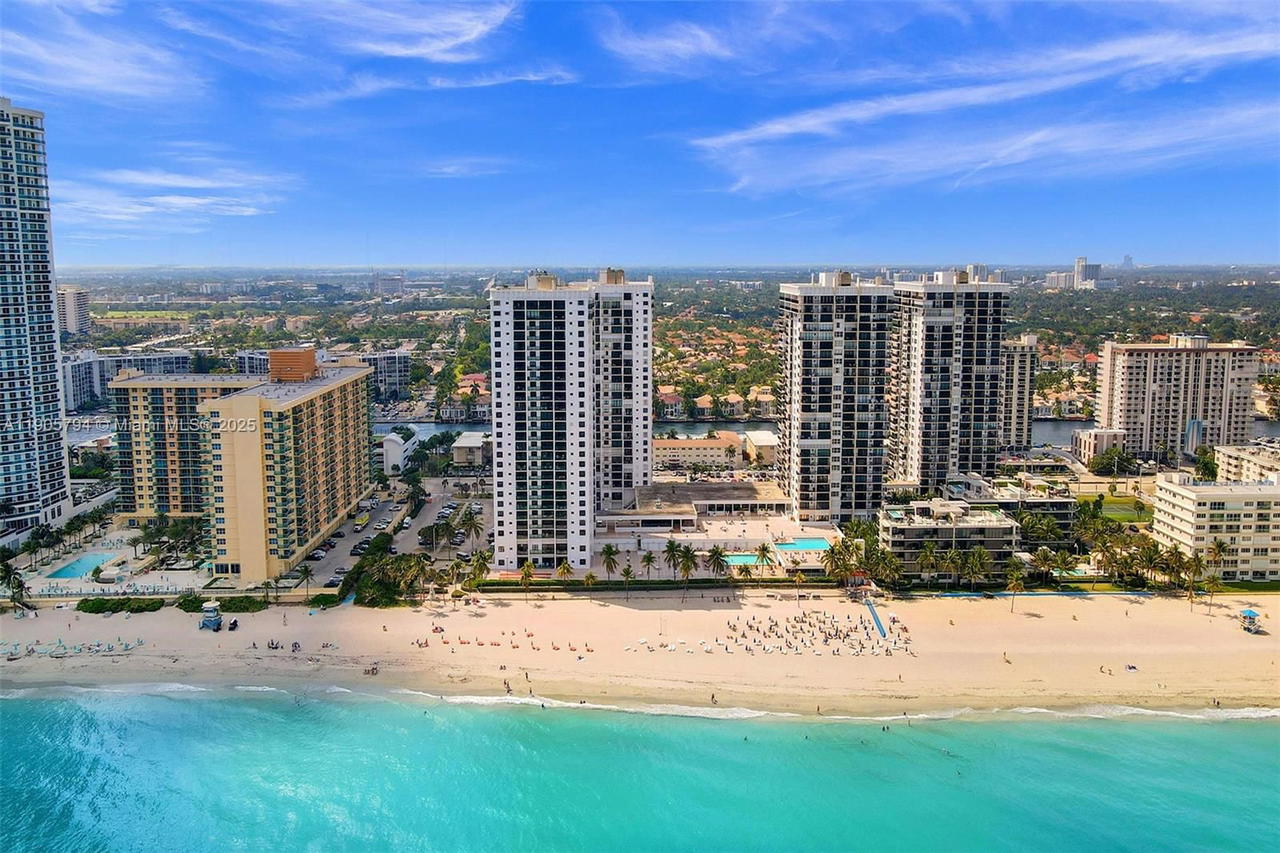 Real estate property located at 2301 Ocean Dr #907, Broward, Catania Condo, Hollywood, FL