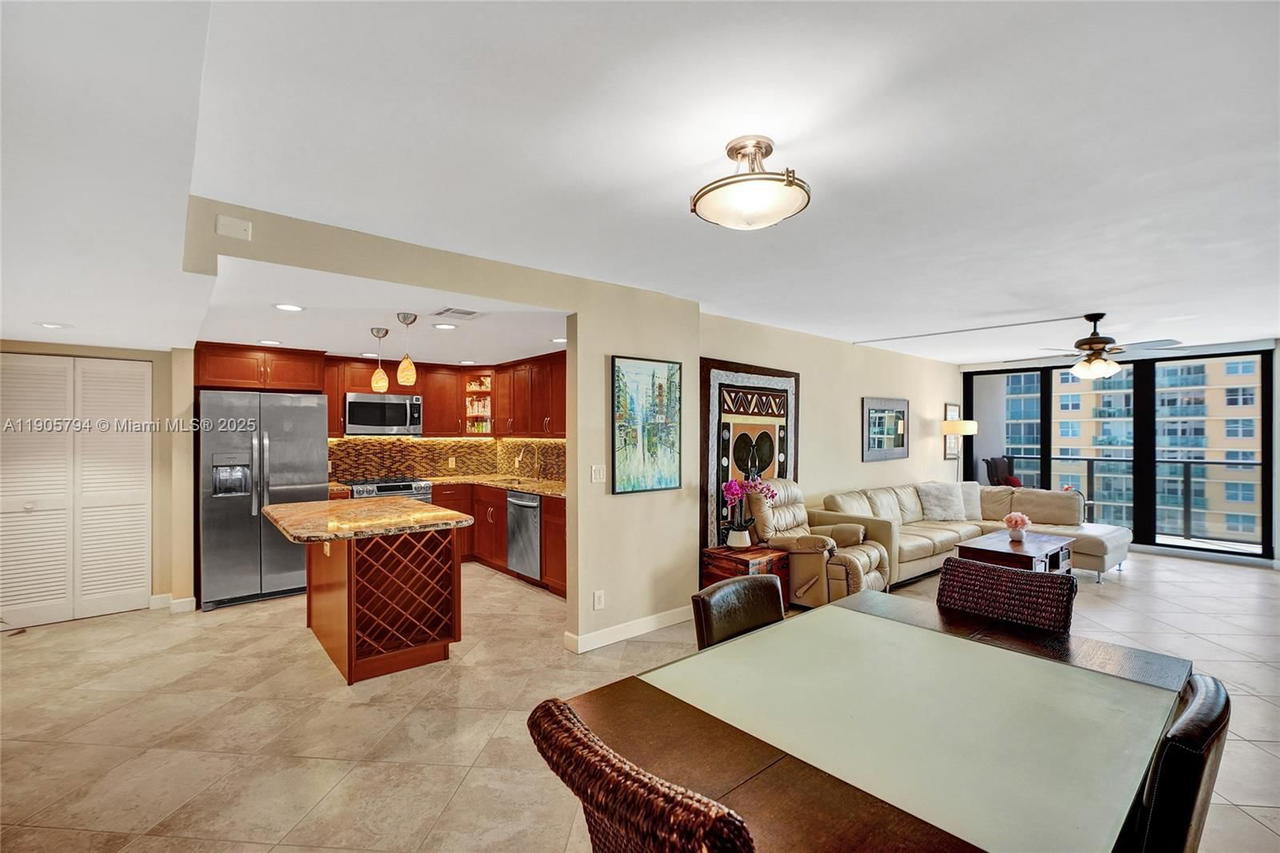 Real estate property located at 2301 Ocean Dr #907, Broward, Catania Condo, Hollywood, FL