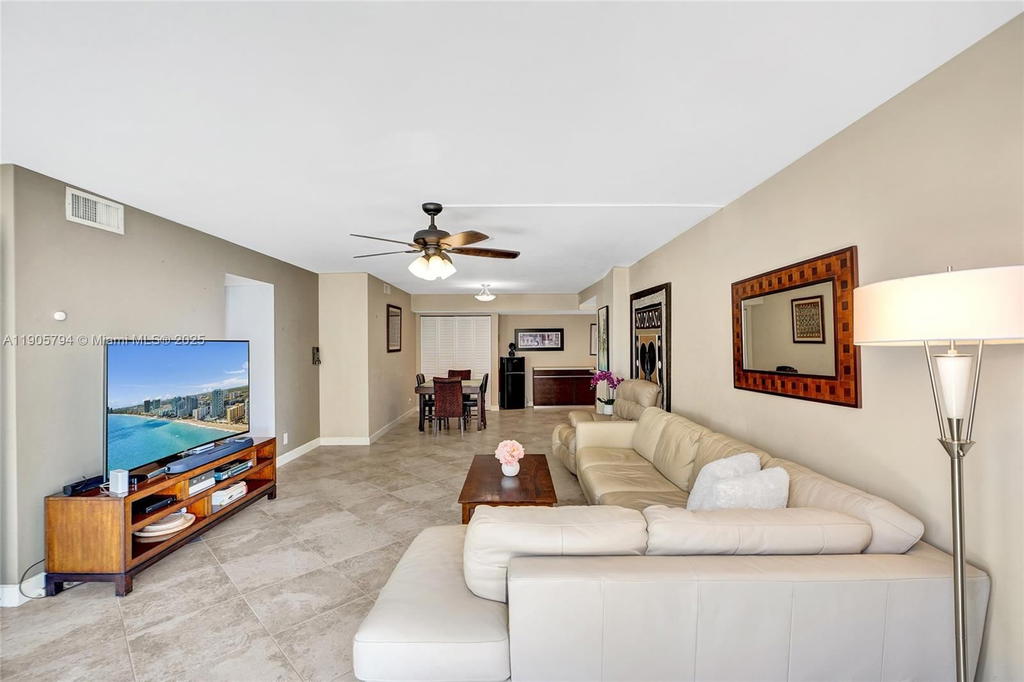 Real estate property located at 2301 Ocean Dr #907, Broward, Catania Condo, Hollywood, FL