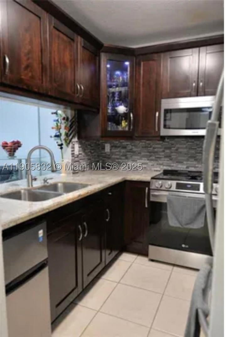 Real estate property located at 10900 104th St #314, Miami-dade, The Berkeley Condo, Miami, FL