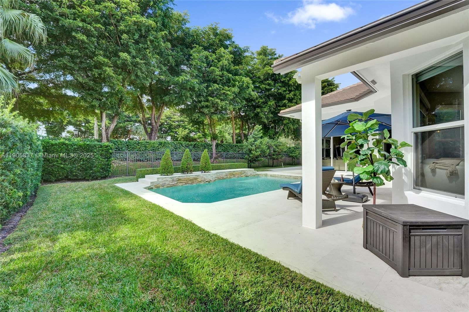 Real estate property located at 2557 Montclaire Cir, Broward, Montclaire, Weston, FL