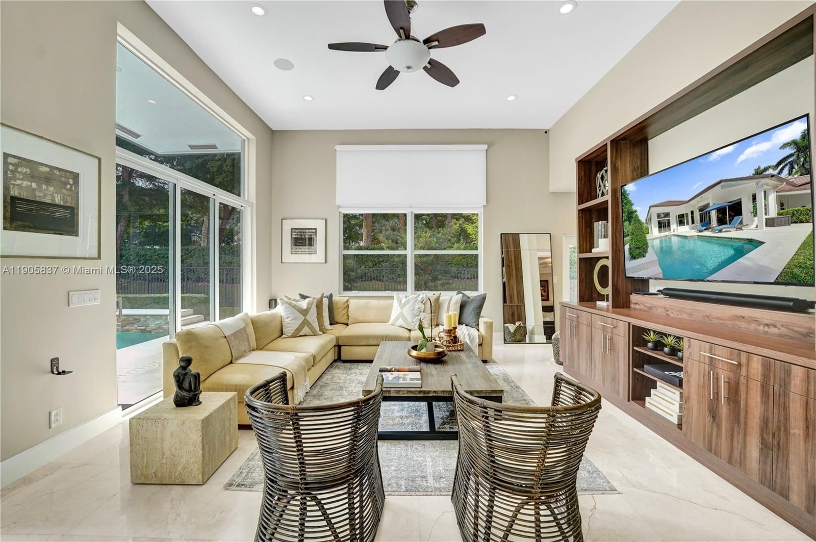 Real estate property located at 2557 Montclaire Cir, Broward, Montclaire, Weston, FL