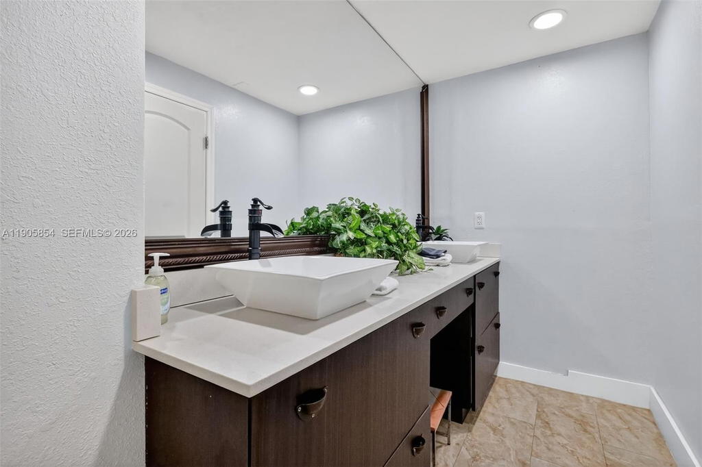 Real estate property located at 1949 Wiley St, Broward, Hollywood View, Hollywood, FL
