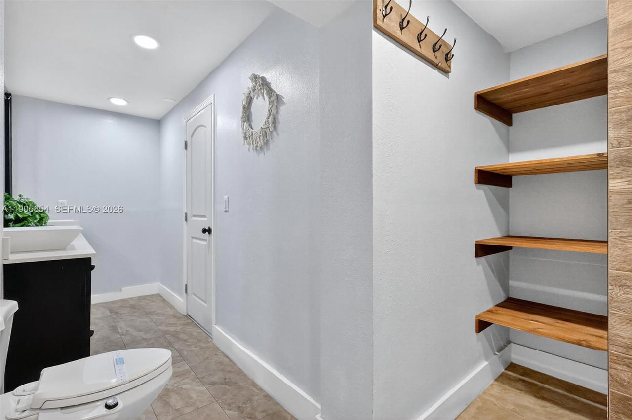 Real estate property located at 1949 Wiley St, Broward, Hollywood View, Hollywood, FL
