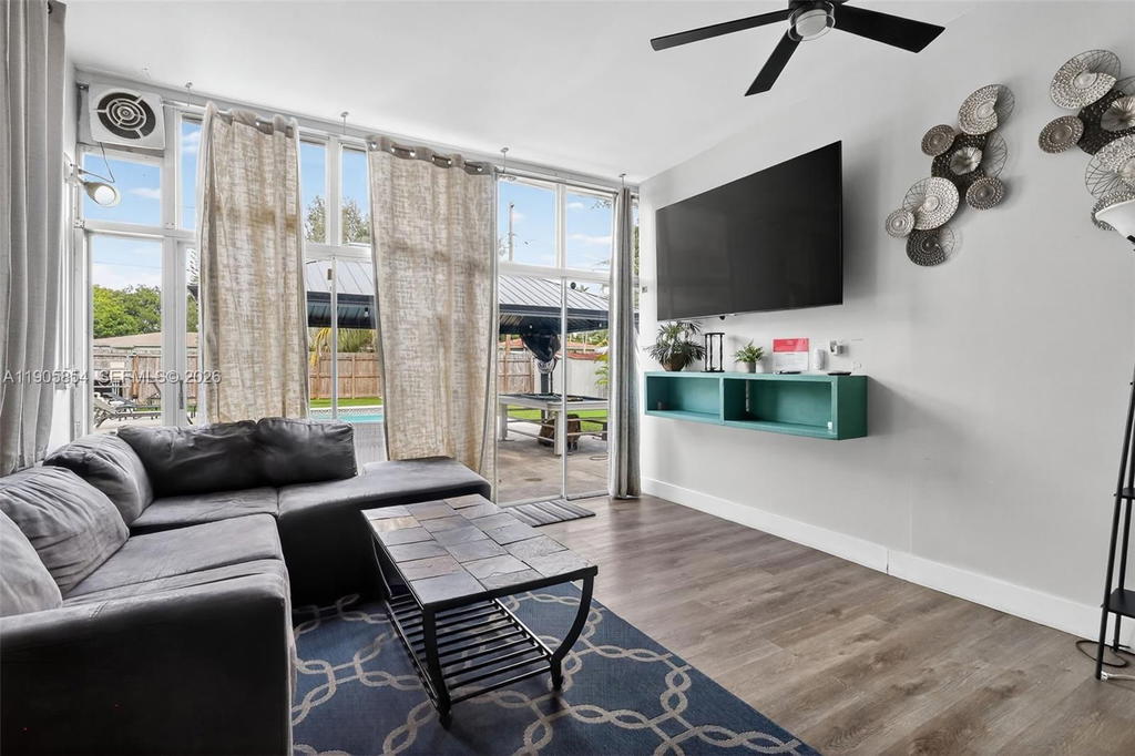 Real estate property located at 1949 Wiley St, Broward, Hollywood View, Hollywood, FL