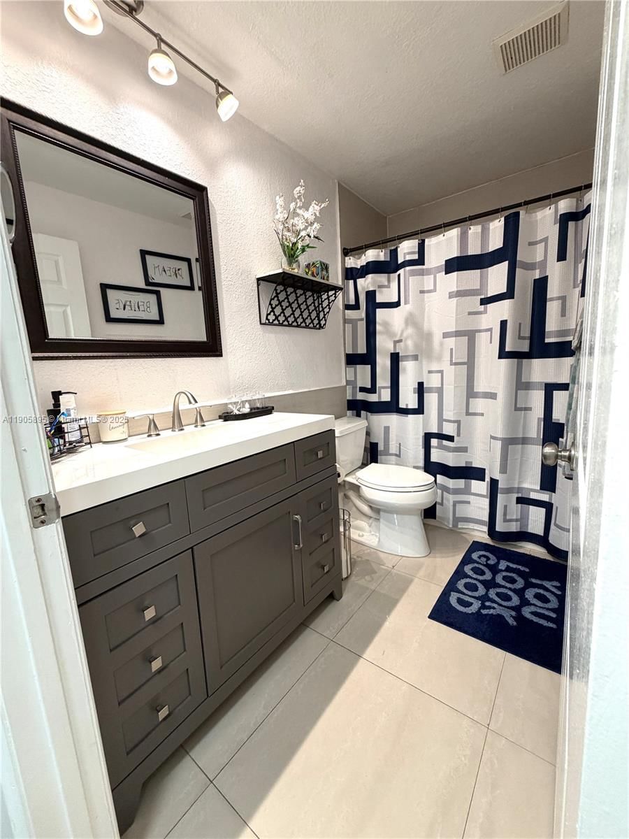 Real estate property located at 19804 82nd Pl, Miami-dade, Marbella Park, Hialeah, FL