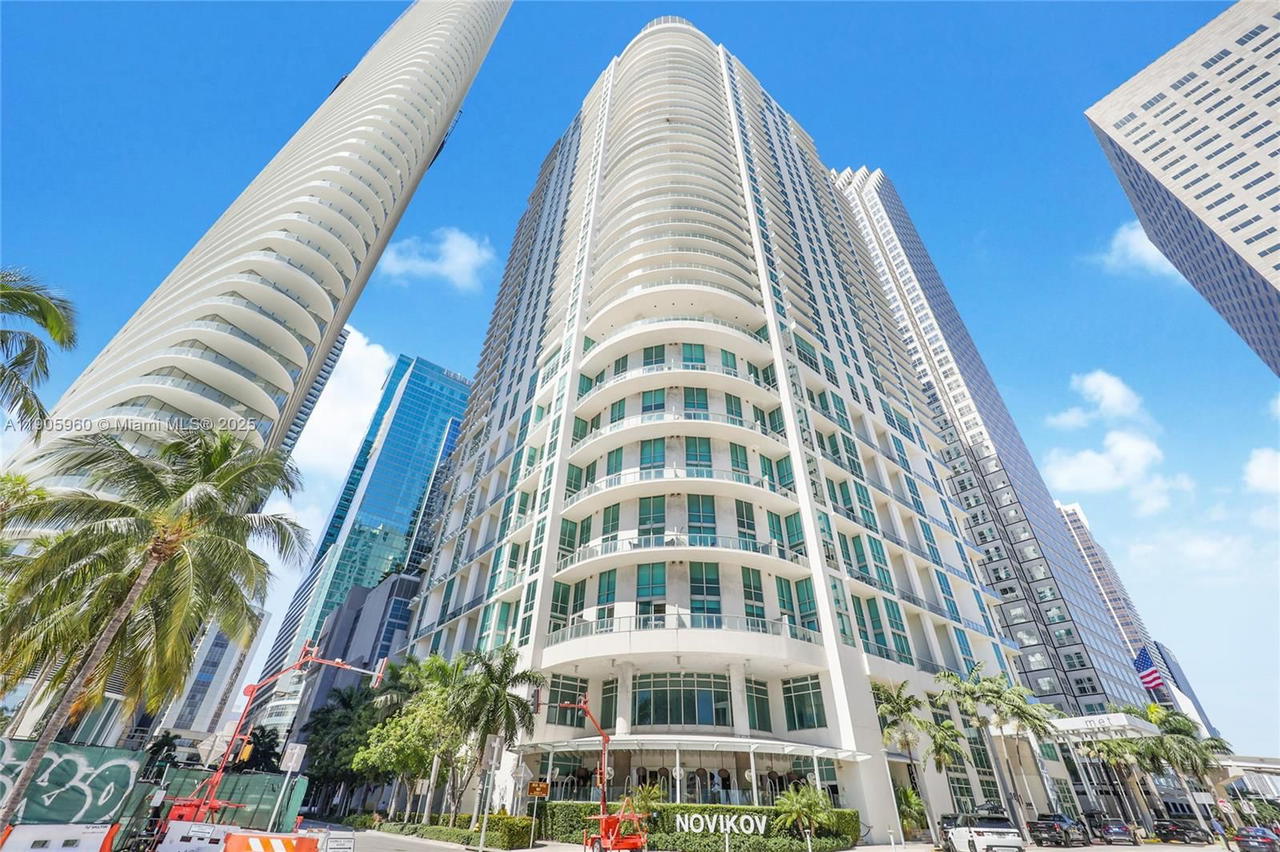 Real estate property located at 300 Biscayne Blvd L-414, Miami-dade, Met 1 Condo, Miami, FL