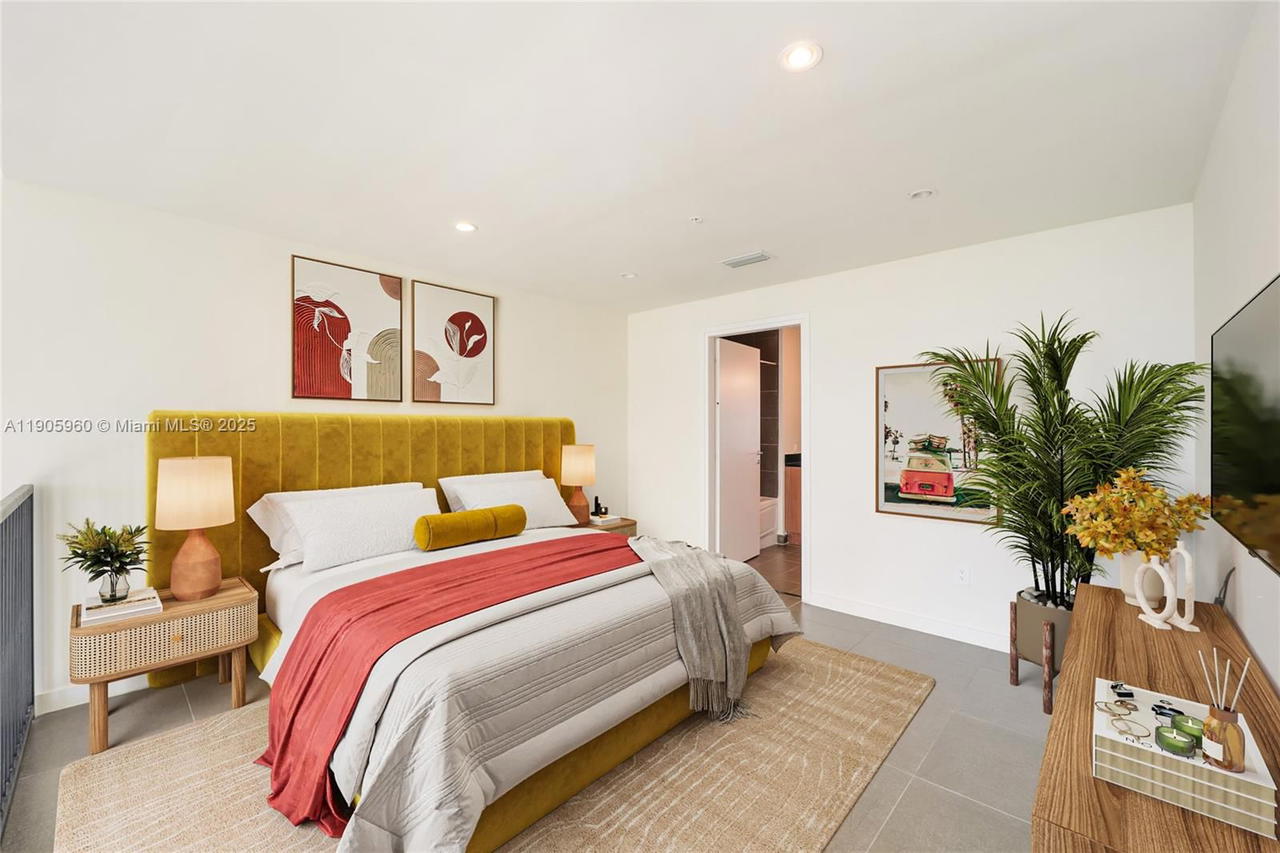 Real estate property located at 300 Biscayne Blvd L-414, Miami-dade, Met 1 Condo, Miami, FL