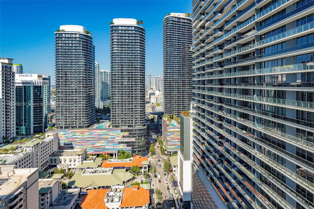 Real estate property located at 1100 Miami Ave #2910, Miami-dade, 1100 Millecento Residence, Miami, FL