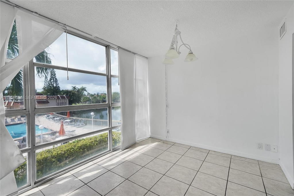 Real estate property located at 2001 Atlantic Shores Blvd #220, Broward, Desoto Park North Condo, Hallandale Beach, FL