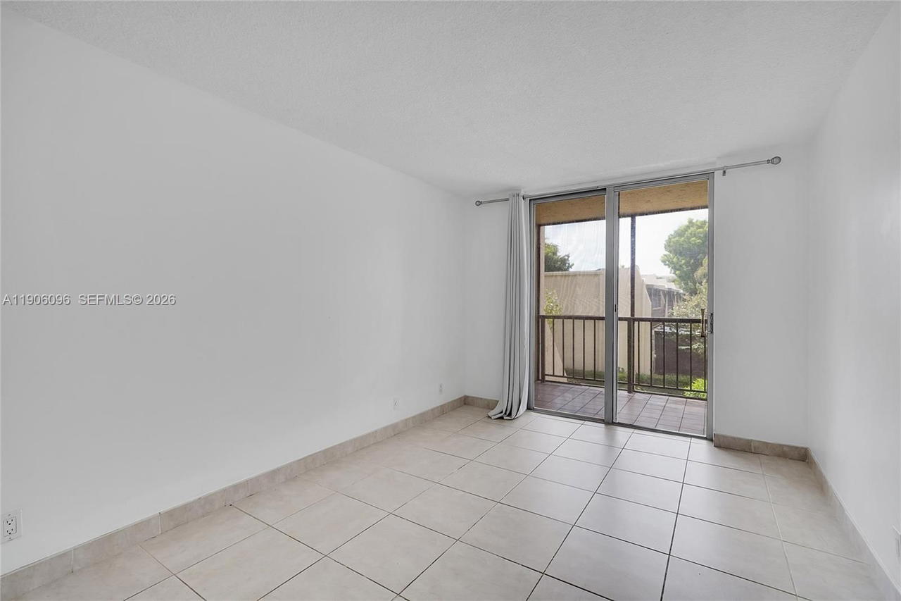 Real estate property located at 2001 Atlantic Shores Blvd #220, Broward, Desoto Park North Condo, Hallandale Beach, FL