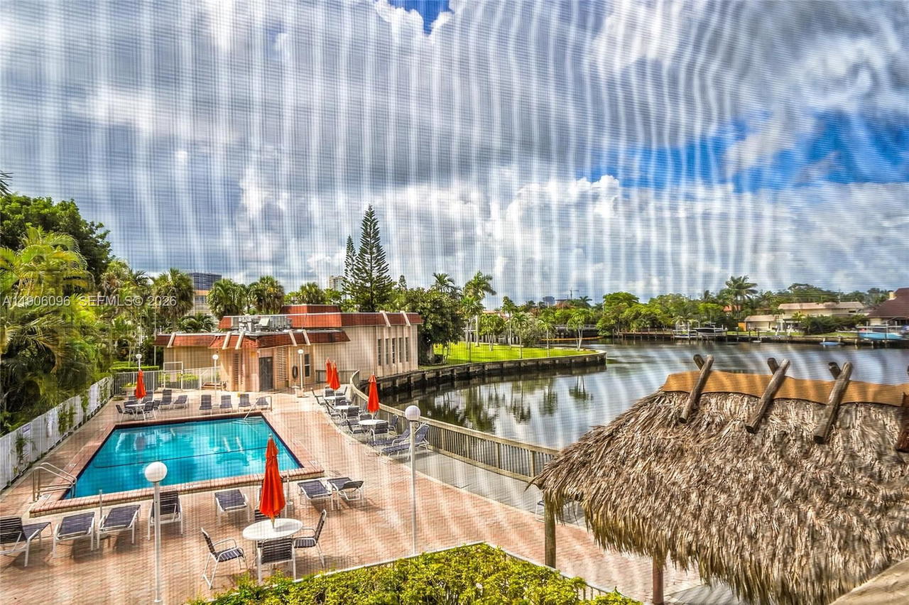 Real estate property located at 2001 Atlantic Shores Blvd #220, Broward, Desoto Park North Condo, Hallandale Beach, FL