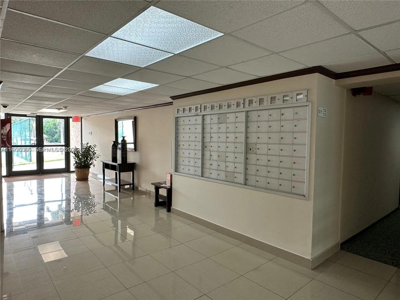 Real estate property located at 2001 Atlantic Shores Blvd #220, Broward, Desoto Park North Condo, Hallandale Beach, FL