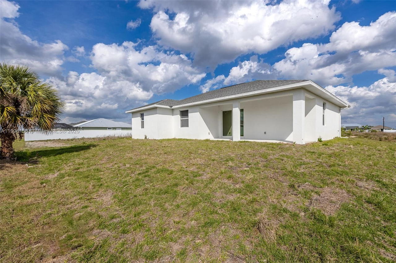 Real estate property located at 626 Royce Rd, Hendry, Banyan Village, La Belle, FL
