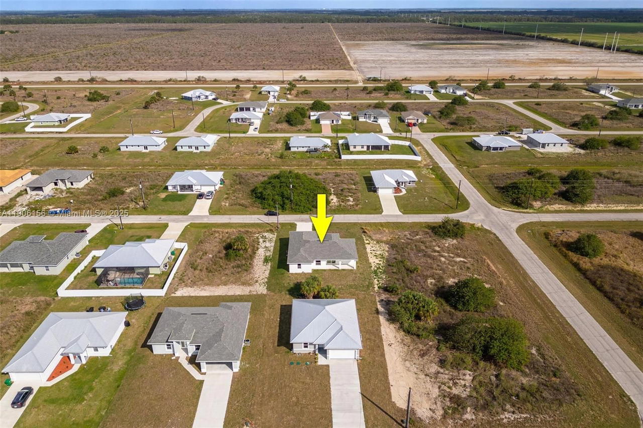 Real estate property located at 626 Royce Rd, Hendry, Banyan Village, La Belle, FL