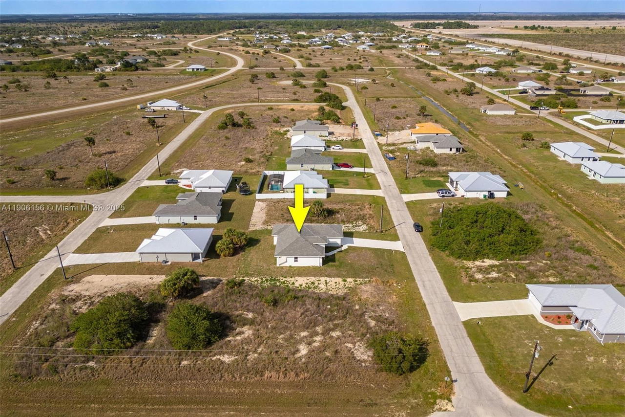 Real estate property located at 626 Royce Rd, Hendry, Banyan Village, La Belle, FL