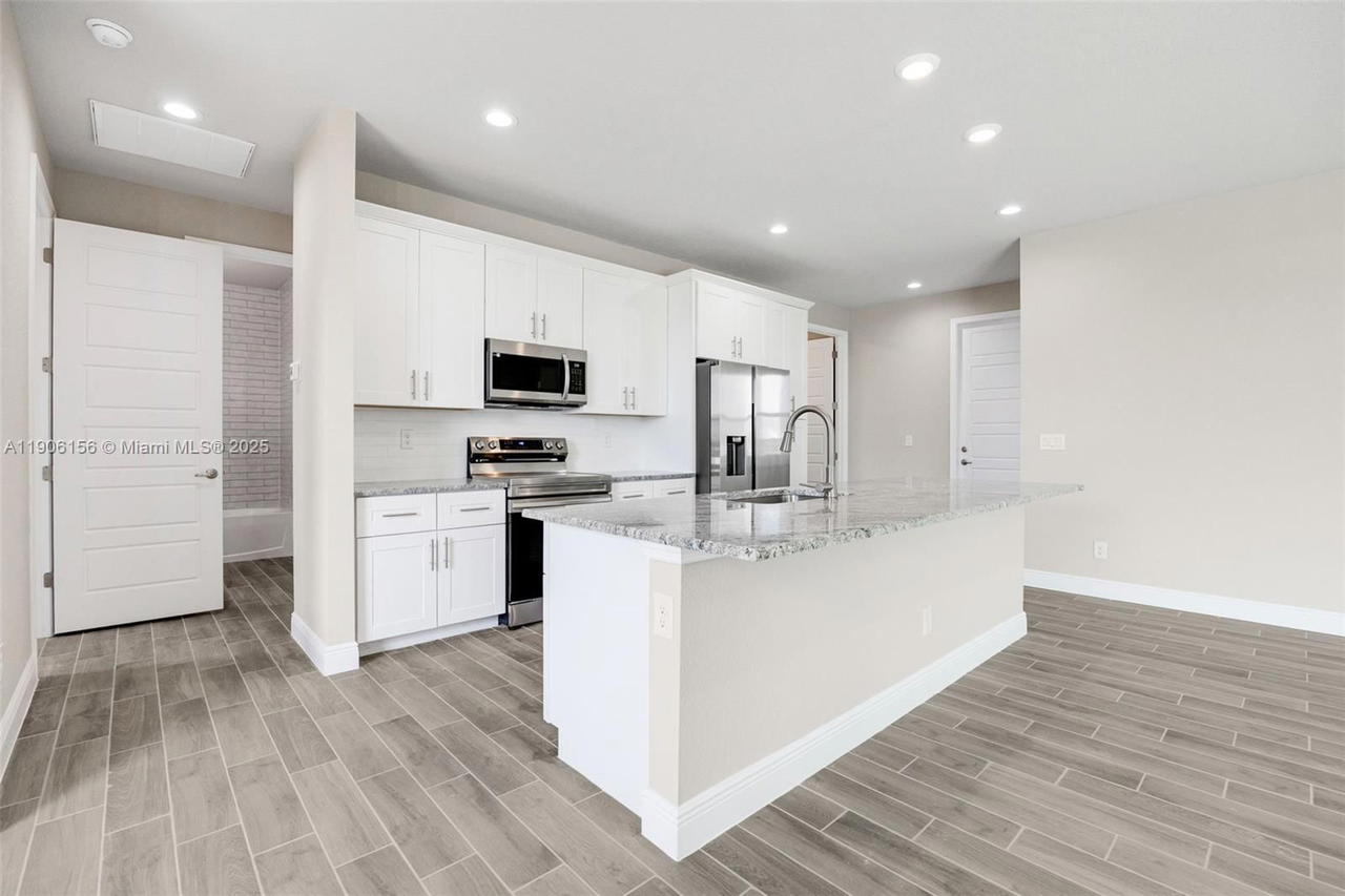 Real estate property located at 626 Royce Rd, Hendry, Banyan Village, La Belle, FL