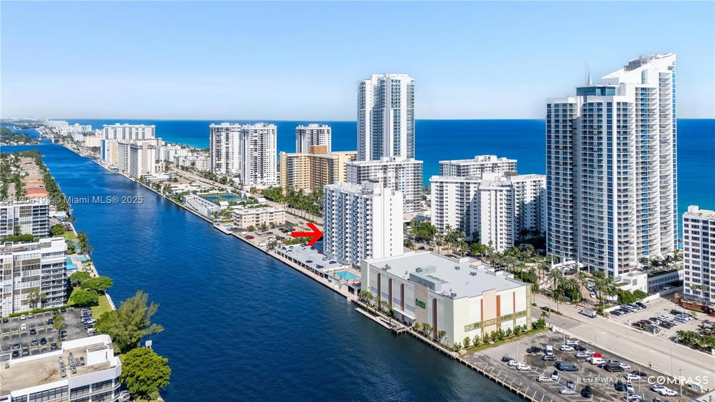 Real estate property located at 3000 Ocean Dr #520, Broward, Residences On Hollywood B, Hollywood, FL