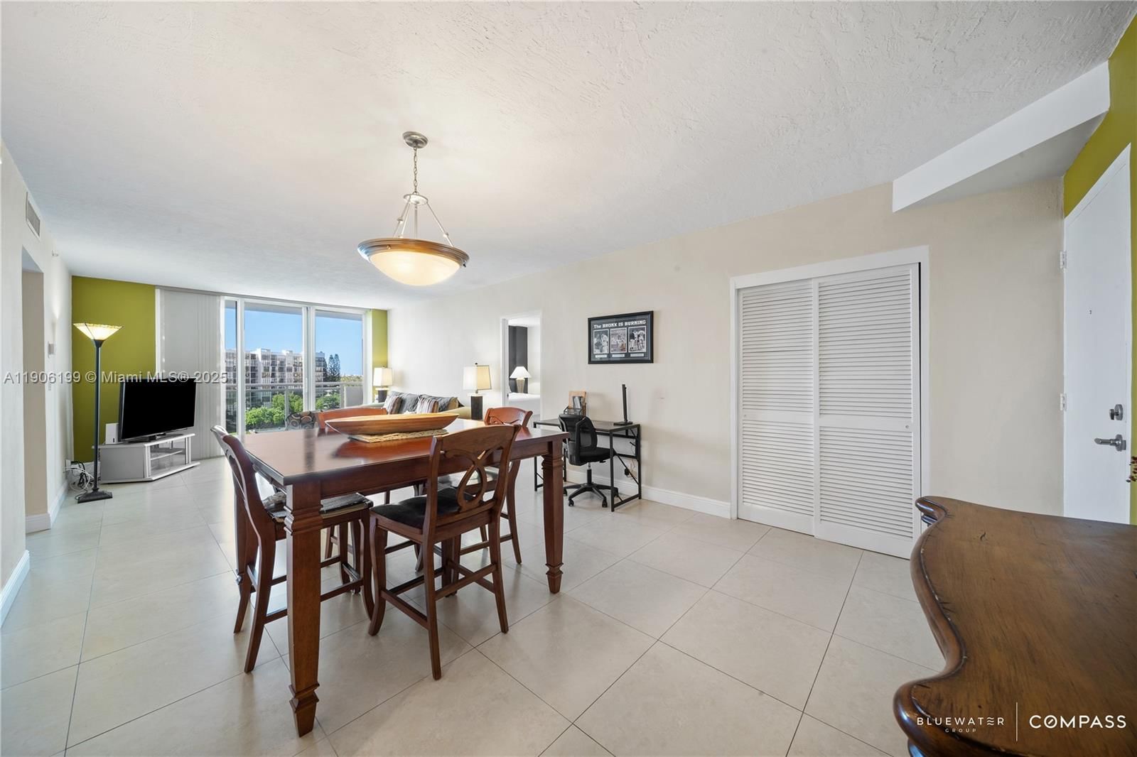 Real estate property located at 3000 Ocean Dr #520, Broward, Residences On Hollywood B, Hollywood, FL
