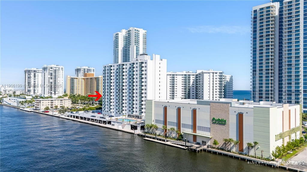 Real estate property located at 3000 Ocean Dr #520, Broward, Residences On Hollywood B, Hollywood, FL
