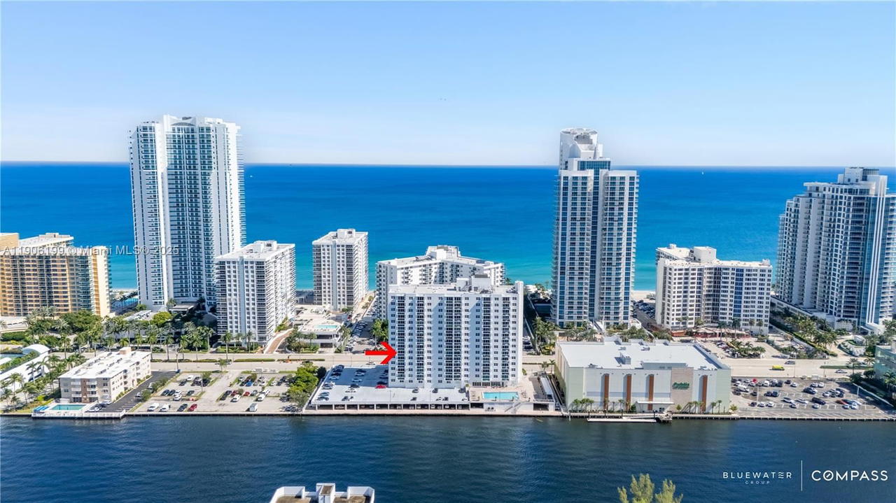 Real estate property located at 3000 Ocean Dr #520, Broward, Residences On Hollywood B, Hollywood, FL