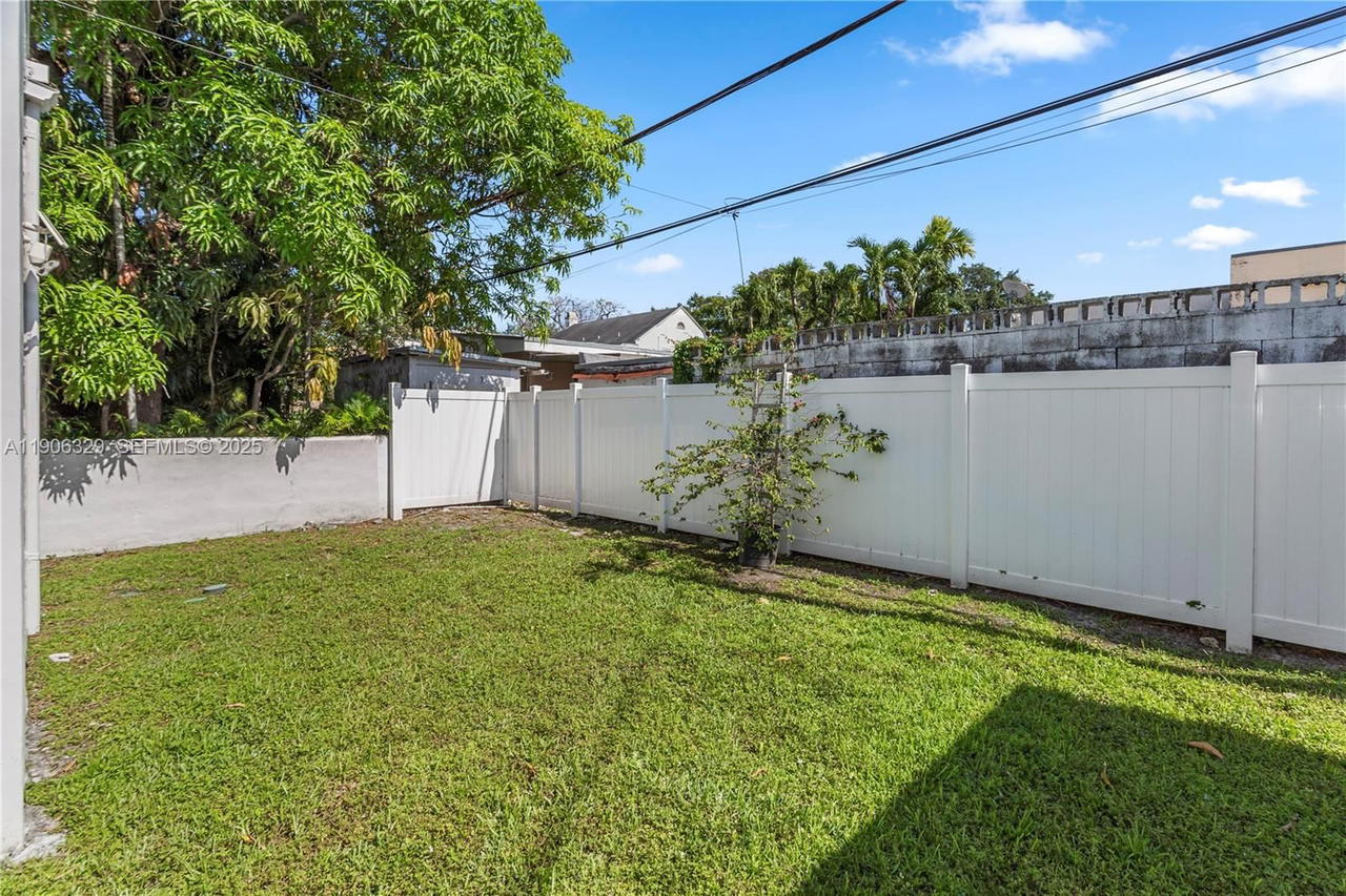 Real estate property located at 1776 11th Ter, Miami-dade, Shenandoah, Miami, FL