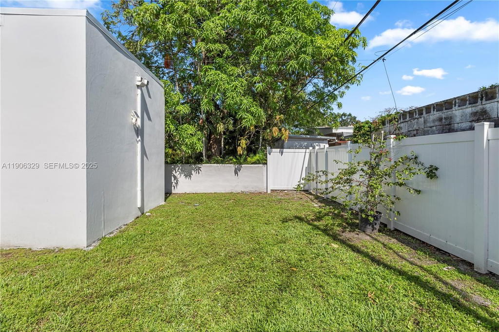 Real estate property located at 1776 11th Ter, Miami-dade, Shenandoah, Miami, FL