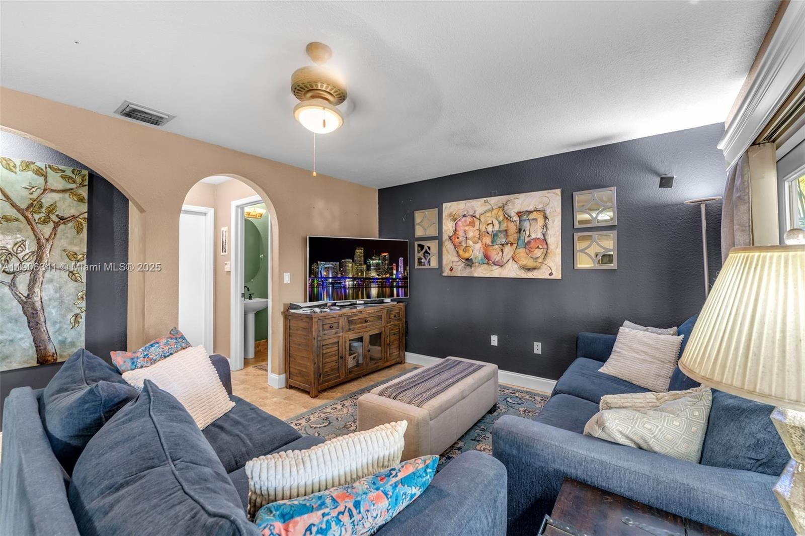 Real estate property located at 21500 88th Ave, Miami-dade, Lakes By The Bay Sec 11, Cutler Bay, FL